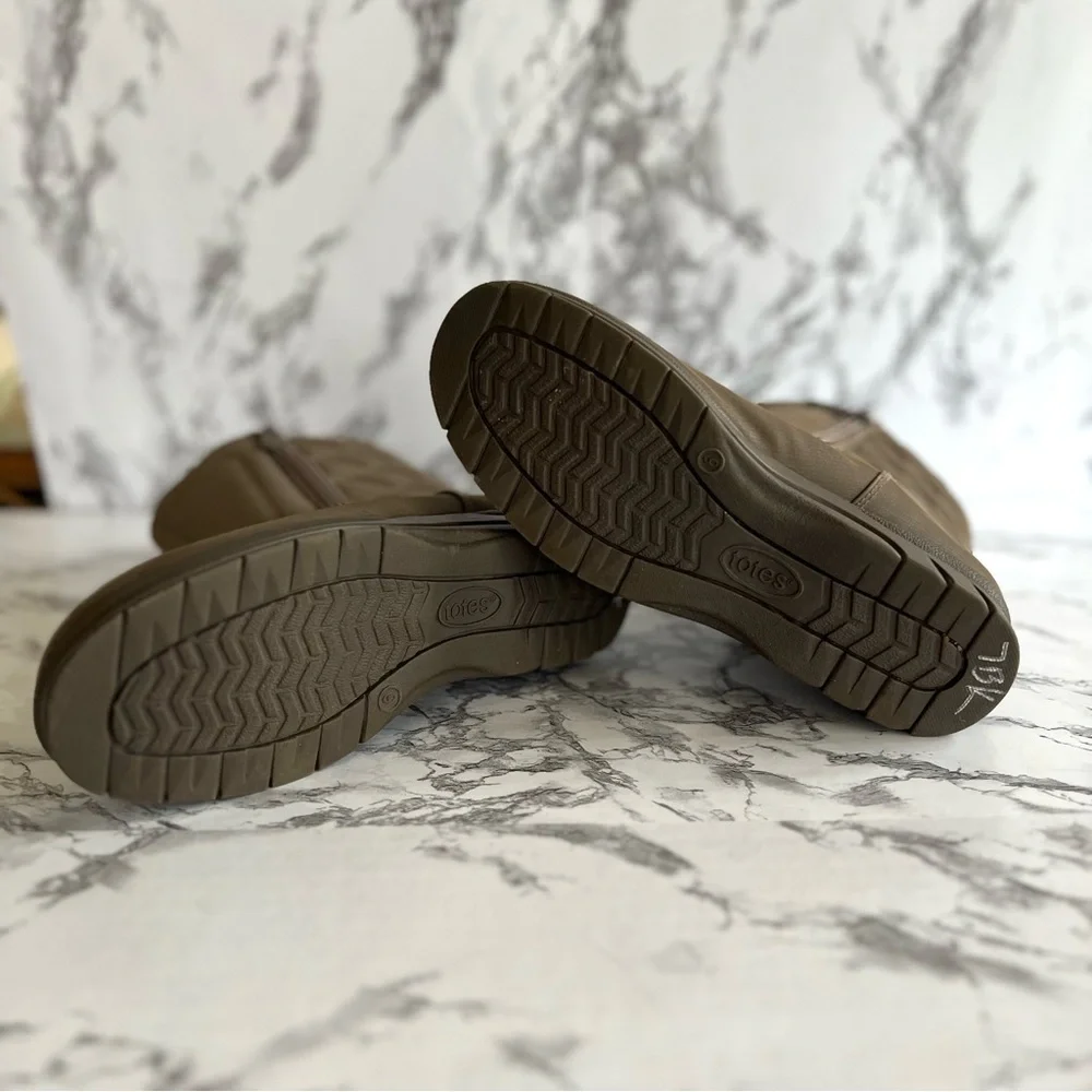 Totes Snow Boots Taupe Quilted Short Waterproof Winter 6